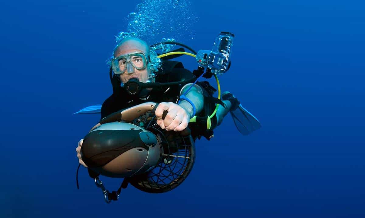 How long can a person not breathe underwater