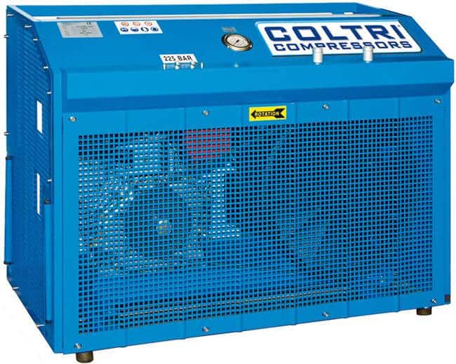 High pressure compressor for diving